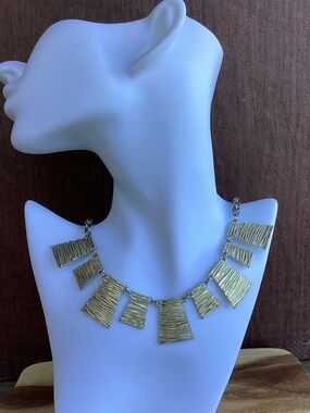Deja Vu Bijou Silver Tone Textured Panel Necklace - Women's Fashion Jewelry